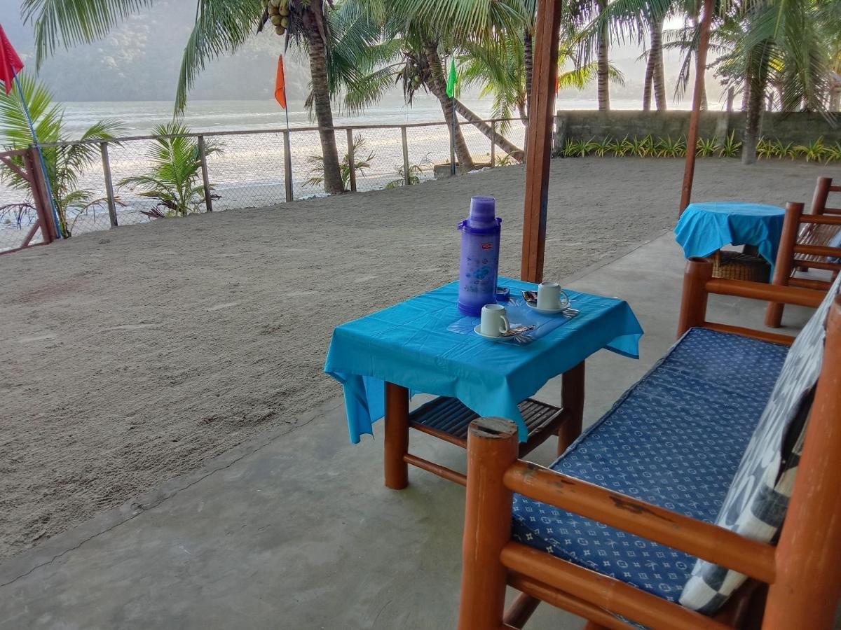 Bucana Beachfront Guesthouse El Nido Exterior foto